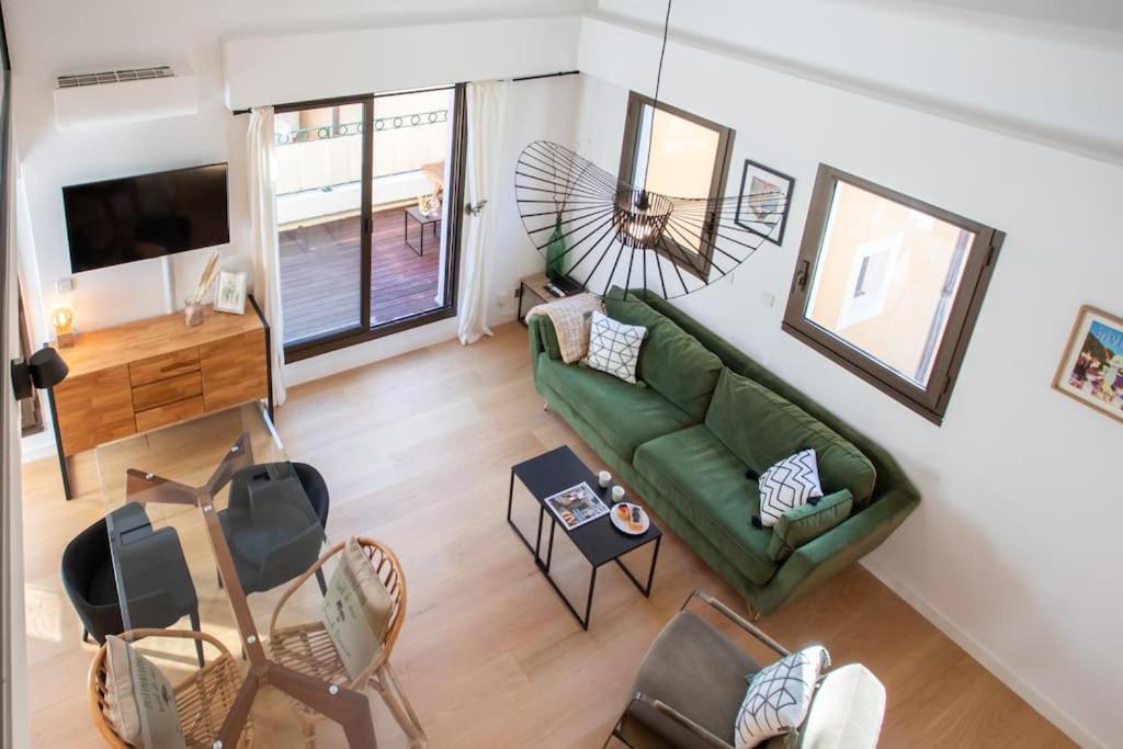 Apartment #11 Alex Terrace Parking Ac 2 Bdr 5mins To Sea