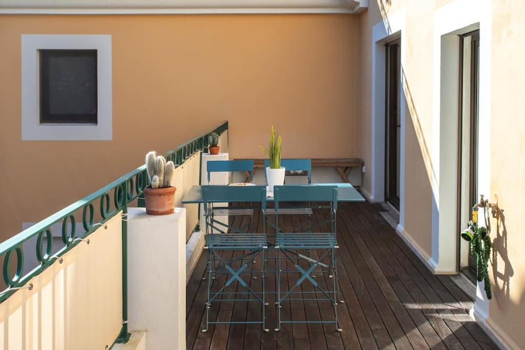 Apartment #11 Alex Terrace Parking Ac 2 Bdr 5mins To Sea *